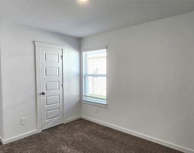 4031 Pierce Place Lane - Photo Thumbnail 13
