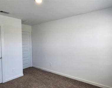 4031 Pierce Place Lane - Photo Thumbnail 17