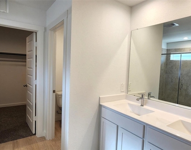4031 Pierce Place Lane - Photo Thumbnail 10