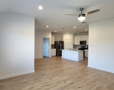 4031 Pierce Place Lane - Photo Thumbnail 6