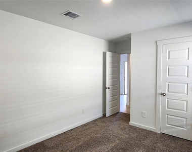 4031 Pierce Place Lane - Photo Thumbnail 14