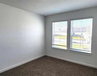4031 Pierce Place Lane - Photo Thumbnail 15