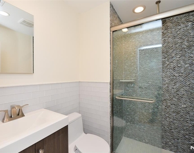 140 Bellair - Photo Thumbnail 21