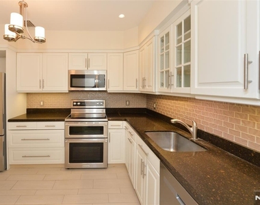 140 Bellair - Photo Thumbnail 13