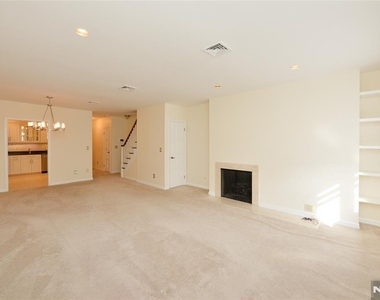 140 Bellair - Photo Thumbnail 7
