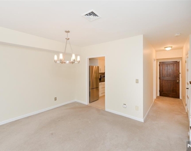 140 Bellair - Photo Thumbnail 10