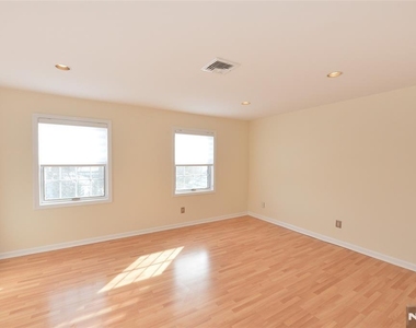 140 Bellair - Photo Thumbnail 16