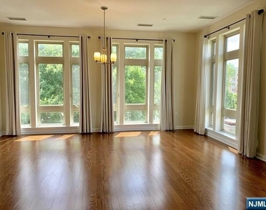 3325 Riverview - Photo Thumbnail 3