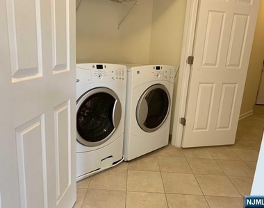 3325 Riverview - Photo Thumbnail 10