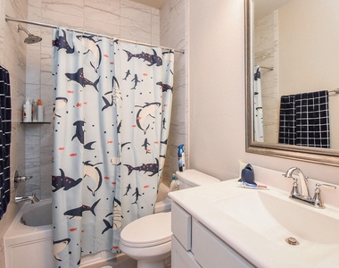 8726 Laurel Crest Drive - Photo Thumbnail 15