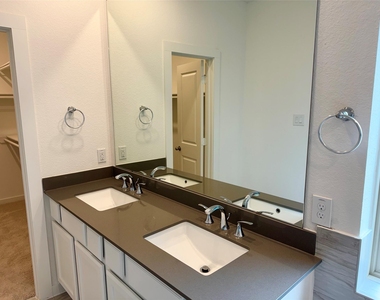 13125 Cobalt Cove Court - Photo Thumbnail 10
