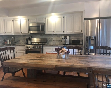 82 Meadowview - Photo Thumbnail 6