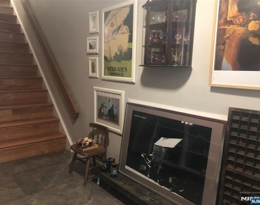 82 Meadowview - Photo Thumbnail 1