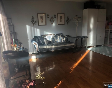 82 Meadowview - Photo Thumbnail 2