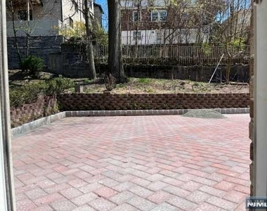 520 Glen - Photo Thumbnail 6