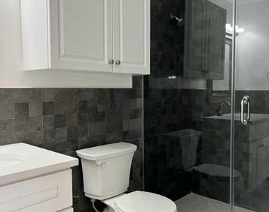 520 Glen - Photo Thumbnail 10