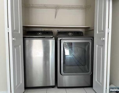 520 Glen - Photo Thumbnail 5