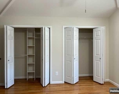 520 Glen - Photo Thumbnail 9