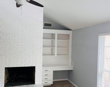 3910 Hidden Glen Drive - Photo Thumbnail 10