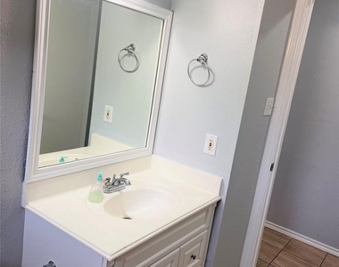 3910 Hidden Glen Drive - Photo Thumbnail 16
