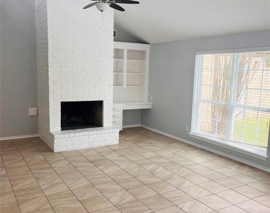 3910 Hidden Glen Drive - Photo Thumbnail 9