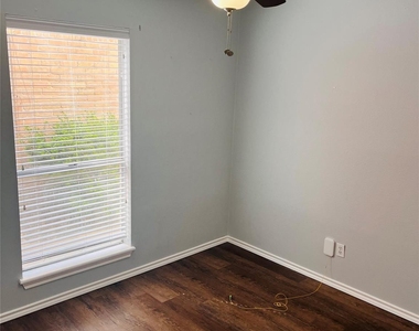 3910 Hidden Glen Drive - Photo Thumbnail 13