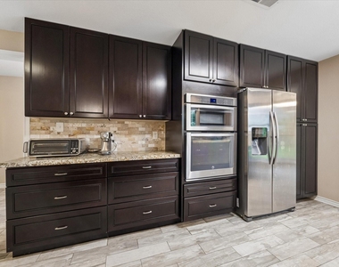 3711 Manor Lane - Photo Thumbnail 2