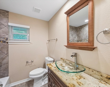 3711 Manor Lane - Photo Thumbnail 13