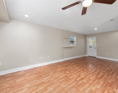 1728 Connorvale Road - Photo Thumbnail 5