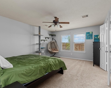 5614 Savannah Woods Lane - Photo Thumbnail 14