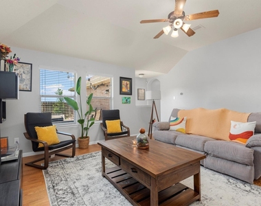 5614 Savannah Woods Lane - Photo Thumbnail 2