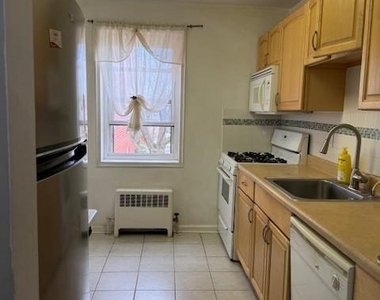 2350 Linwood - Photo Thumbnail 2