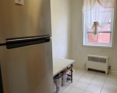 2350 Linwood - Photo Thumbnail 4