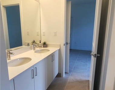 5322 Nevola Avenue - Photo Thumbnail 8