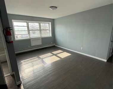 1425 E Saint George - Photo Thumbnail 3