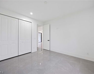 2504 23rd Street W - Photo Thumbnail 21