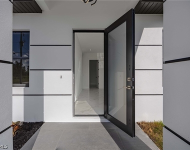 2700 49th Street Sw - Photo Thumbnail 4
