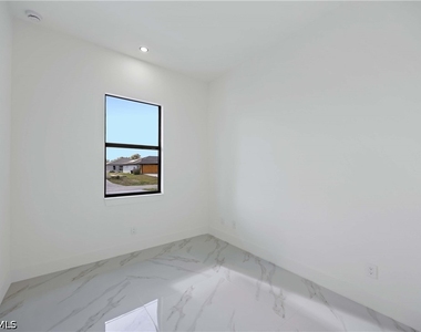 2700 49th Street Sw - Photo Thumbnail 21