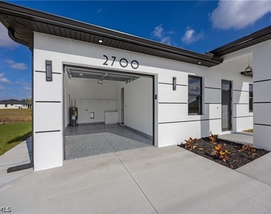 2700 49th Street Sw - Photo Thumbnail 2