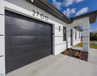 2700 49th Street Sw - Photo Thumbnail 3