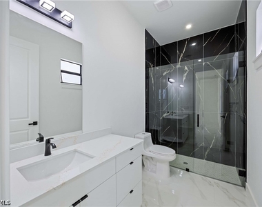 2700 49th Street Sw - Photo Thumbnail 17