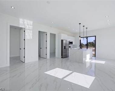 2700 49th Street Sw - Photo Thumbnail 7