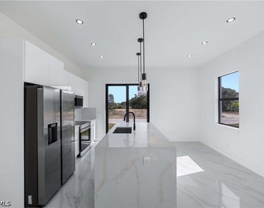 2700 49th Street Sw - Photo Thumbnail 11