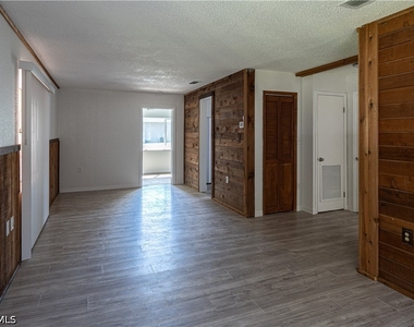 2352 Sunny View Drive - Photo Thumbnail 2
