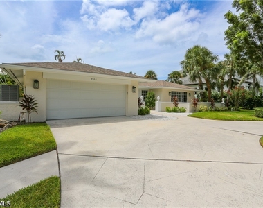 2901 Crayton Road - Photo Thumbnail 11