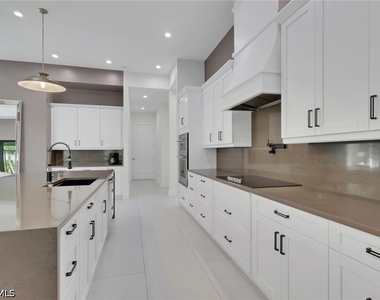 653 23rd Street Sw - Photo Thumbnail 12