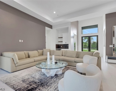 653 23rd Street Sw - Photo Thumbnail 5