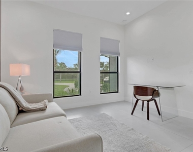 653 23rd Street Sw - Photo Thumbnail 17
