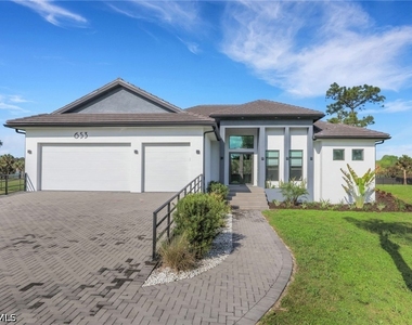 653 23rd Street Sw - Photo Thumbnail 3