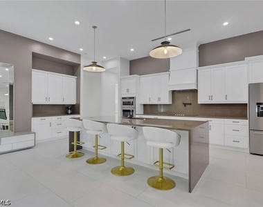 653 23rd Street Sw - Photo Thumbnail 10